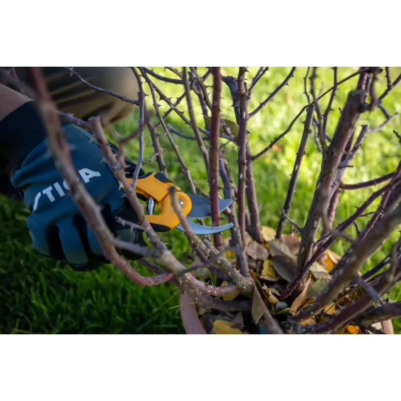 BypassPruningShears_2H1030001ST1_amb02_web